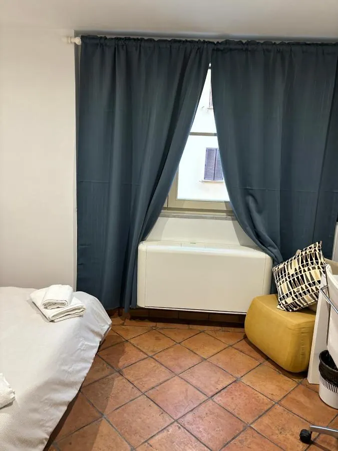 Boutique Rooms Trastevere Roma 0*,